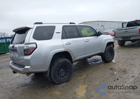 2014 Toyota 4Runner Trail z USA, uszkodzony, nr VIN JTEBU5JR5E5151476